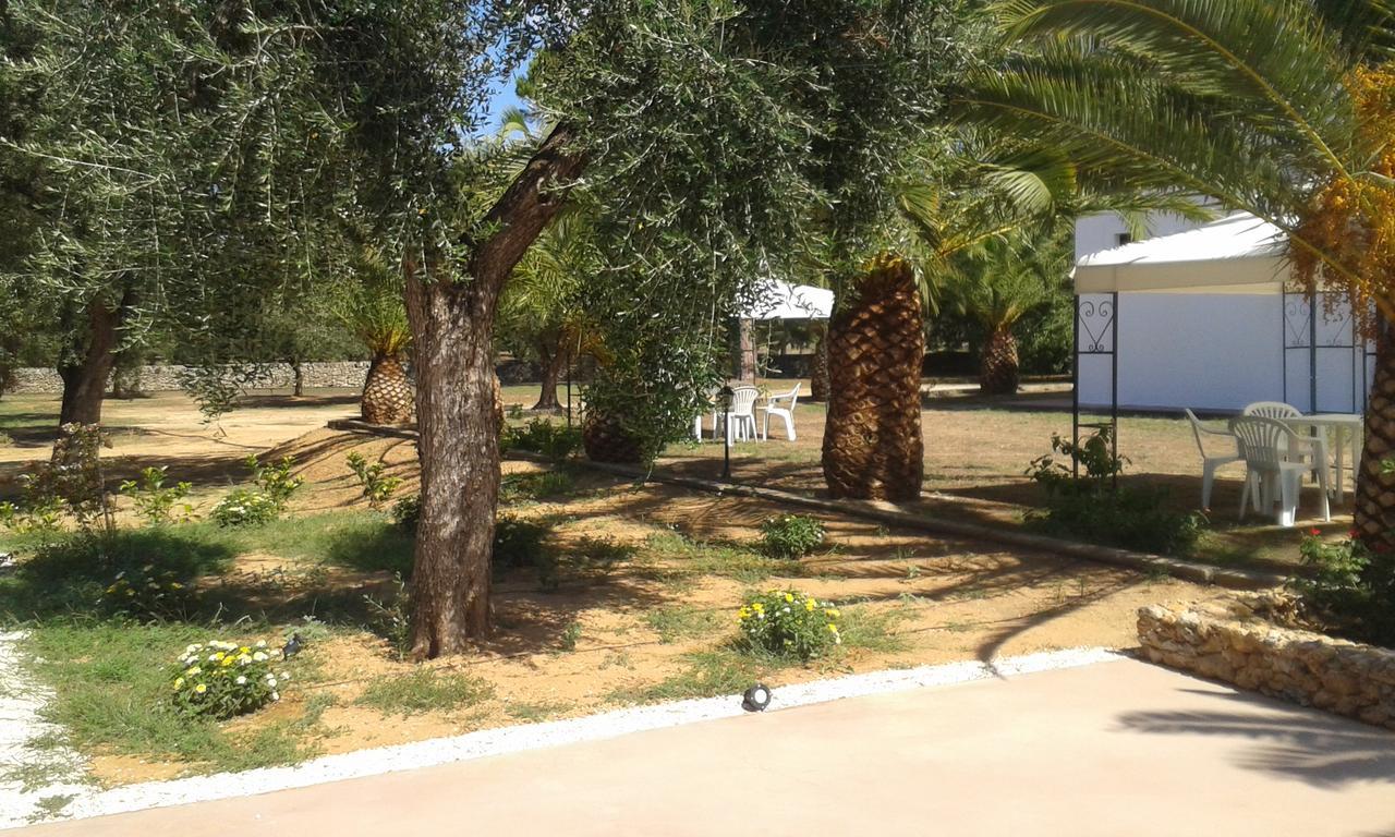 Tenuta Afra Squinzano ภายนอก รูปภาพ